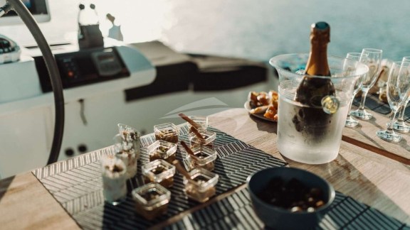 Image of SERENITE yacht #10