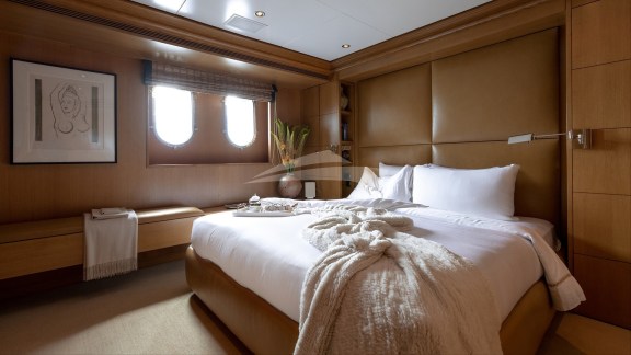 Image of TREEHOUSE yacht #5
