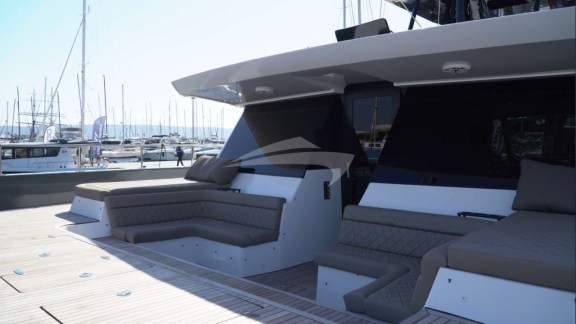 Foredeck of sister vessel Moonlight