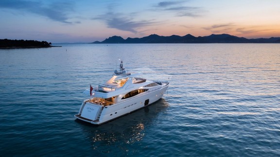 Image of WILJIM V yacht #12