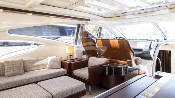 Top salon and bridge