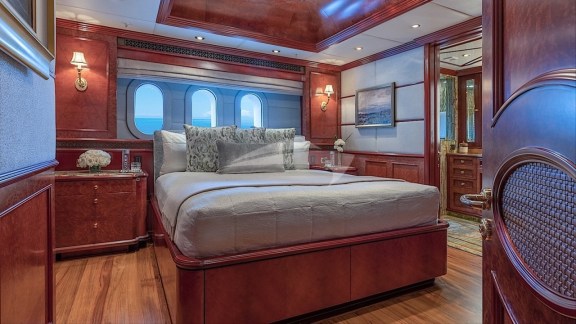 Guest king stateroom - below