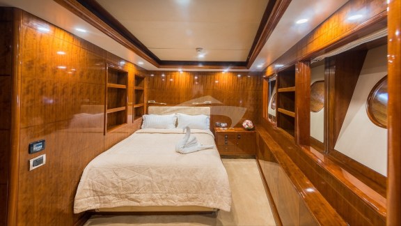 Guest double cabin
