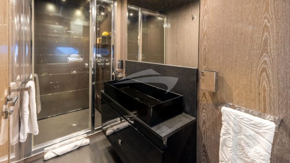 Double Cabin Bathroom
