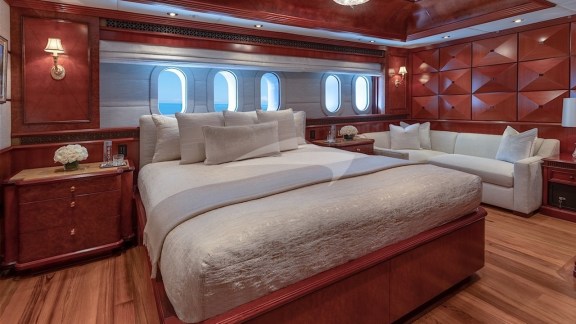 Guest king stateroom - below