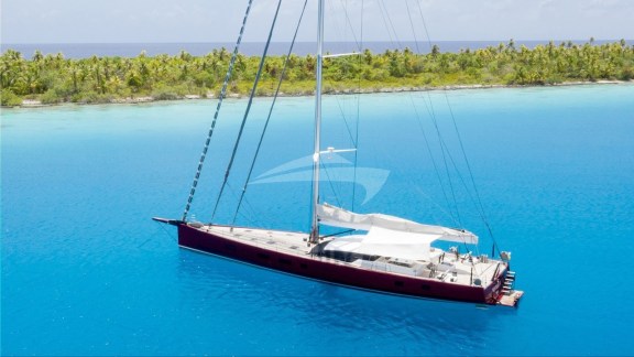 NOMAD IV - At anchor in French Polynesia 2021