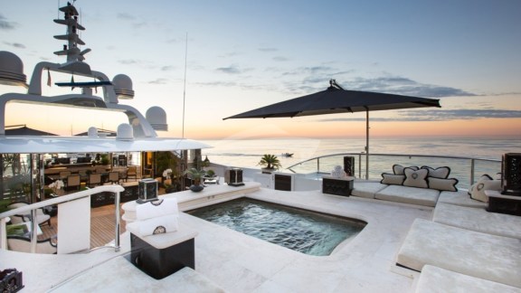 Upper Deck & Jacuzzi