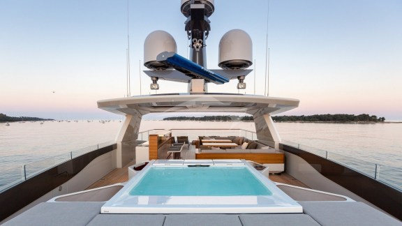 Sun Deck and Jacuzzi