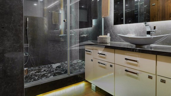 Image of QUEEN MARE yacht #20