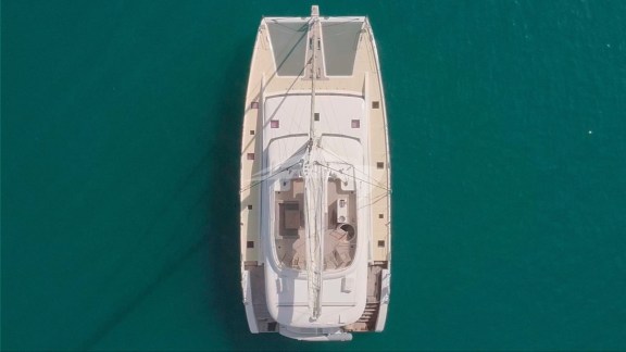 bgyb_charter_catamaran_sunreef82_houbara_6