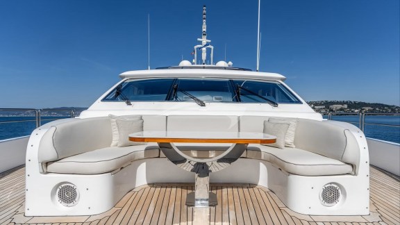 Foredeck Seating
