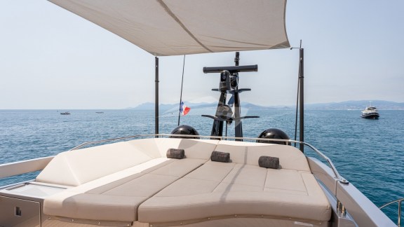 Sports Fly Lounging Area