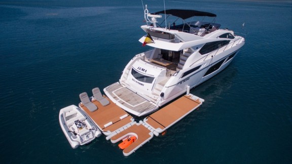 Swim platform for guests