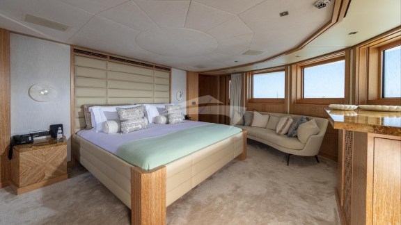 Main Deck Master Suite