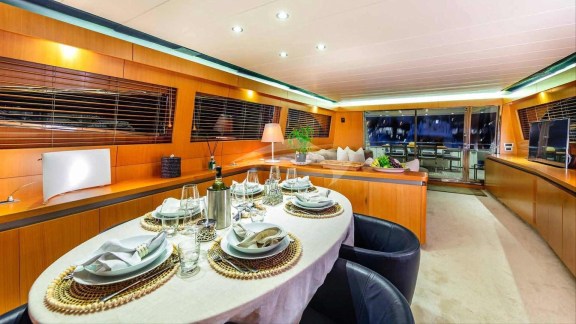 Main saloon and formal dining area