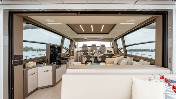 Cherry Aft Deck - Salon
