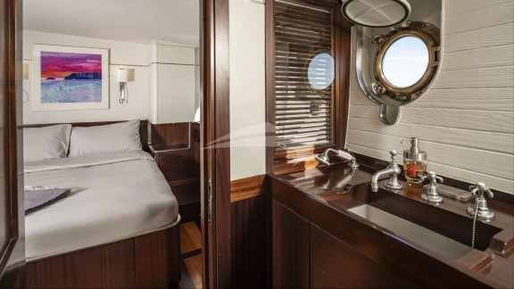 Image of LA FENICE yacht #15