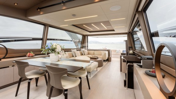 Interior Dining - Salon