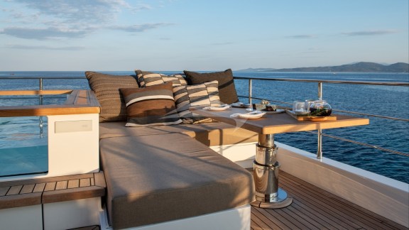 Sun Deck Seating