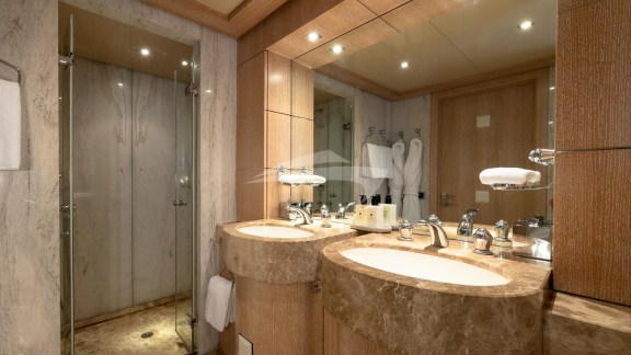 Lower Deck - Double Cabin Ensuite