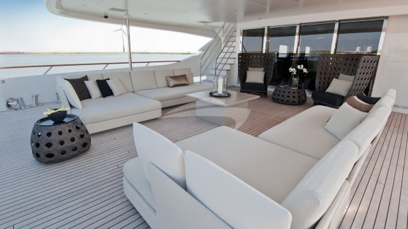 Aft Deck Seating