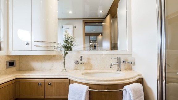 Image of WILJIM V yacht #29