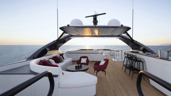 N1 Mangusta 165 REV Sundeck