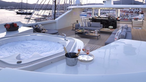 Image of QUEEN MARE yacht #5