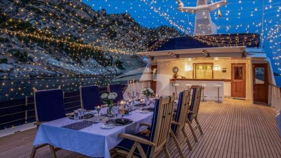 Dining Under The Stars