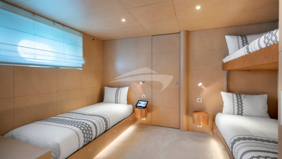 Twin Cabin & Pullman