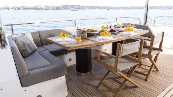 Deck Dining