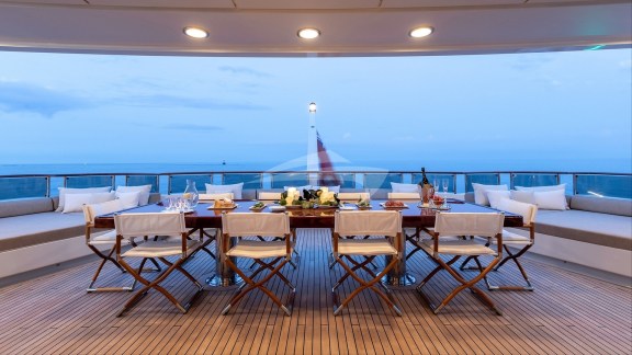 Image of TREEHOUSE yacht #21