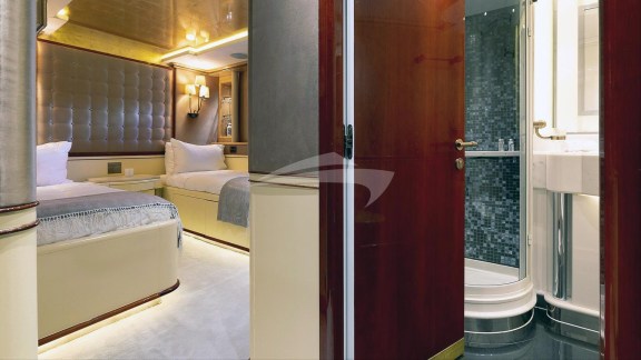 Guest twin cabin and bathroom