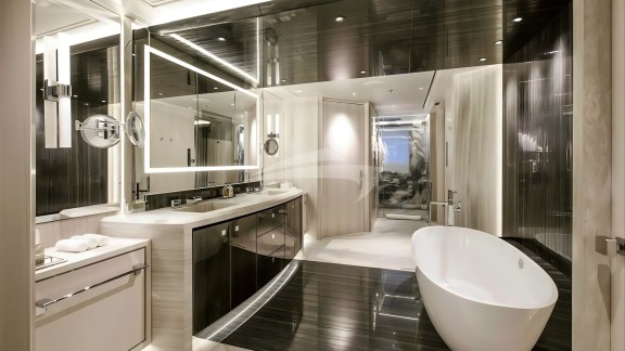 Image of M'BRACE yacht #16