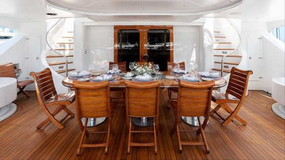 Aft deck and outdoor dining