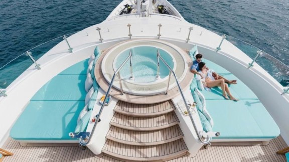 Deck Jacuzzi