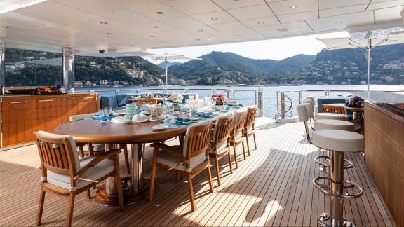 Outdoor dining and bar