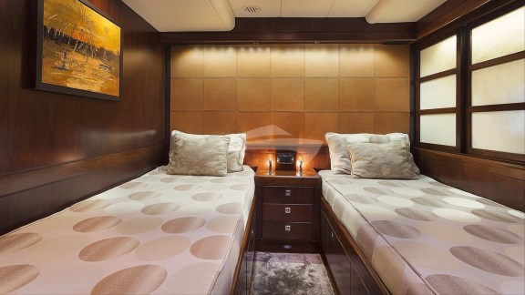 Guest Cabin - Twin Beds