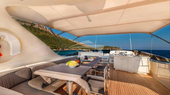 Sundeck and searting