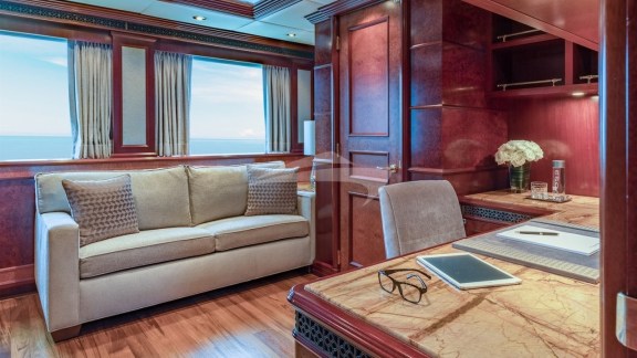 Owner's stateroom - adjacent convertible study