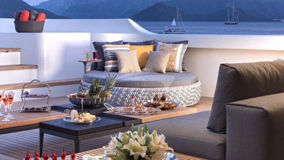 Image of QUEEN MARE yacht #6