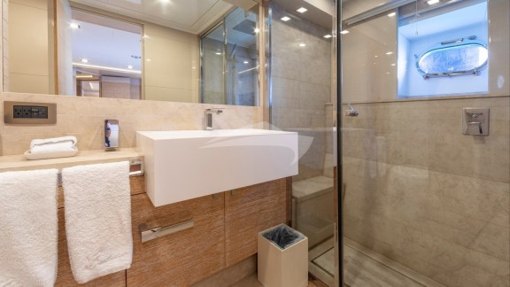 Guest Double Bathroom