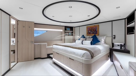 Image of OPTIMISM yacht #5