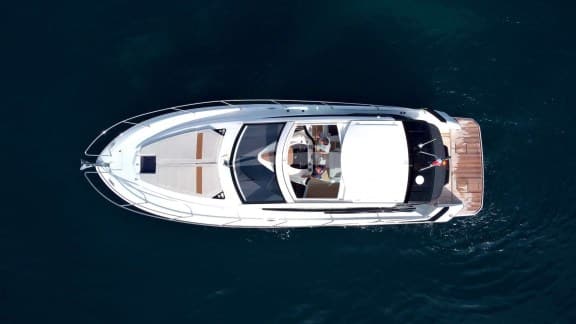 Image of 888 yacht #3