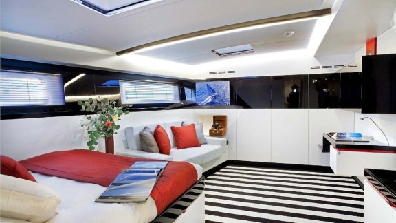 NOMAD IV - Master Cabin