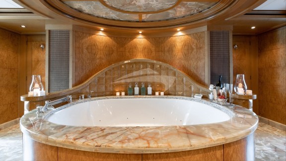 Image of TREEHOUSE yacht #3