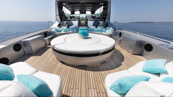 Aft Deck Seating