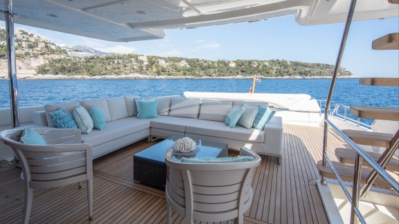 Aft Deck Seating
