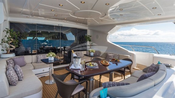 Aft Deck Seating