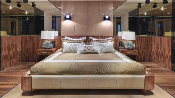 Image of QUEEN MARE yacht #22